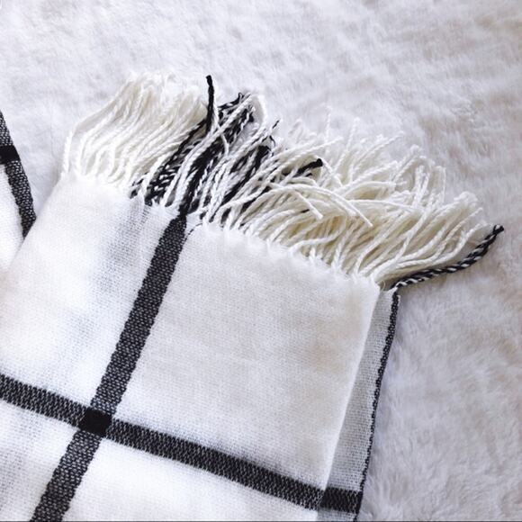 LOFT White Plaid Fringe Wrap Scarf - Picture 5 of 6
